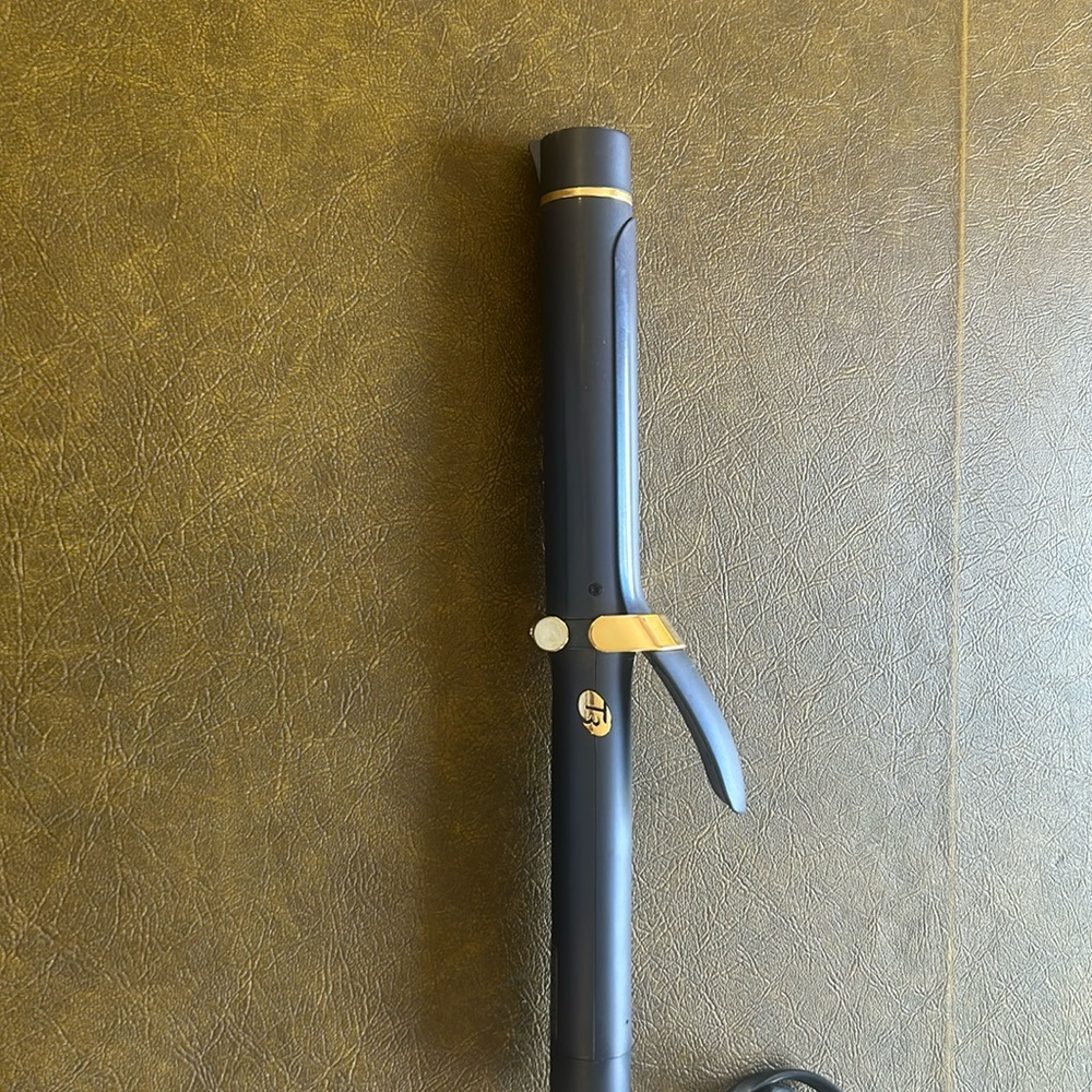 T 3 curling iron